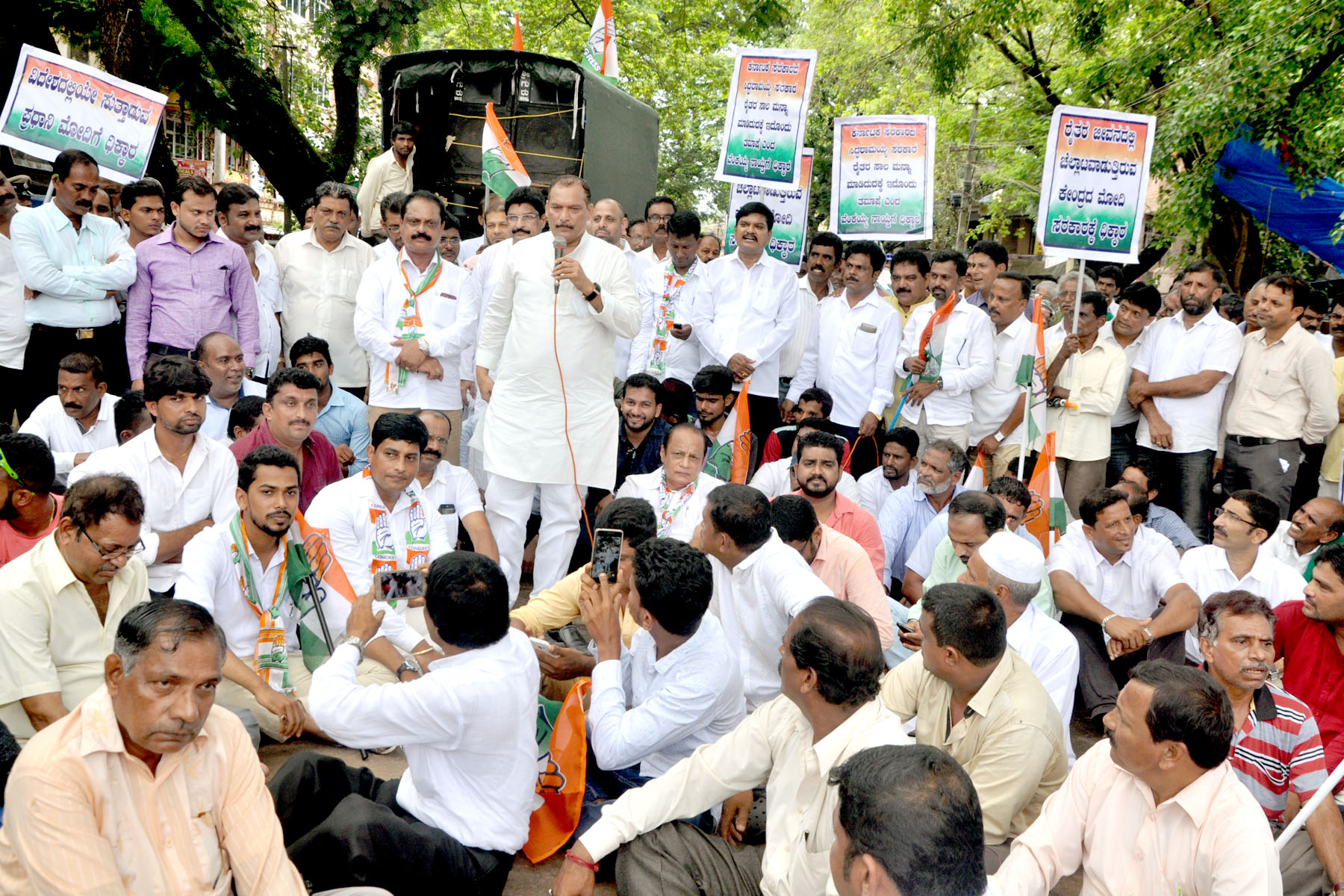 ಮಳೆಗಾಲದಲ್ಲಿ ಯಡಿಯೂರಪ್ಪರ ಬರಪರಿಶೀಲನೆ ನಾಟಕ: ಐವನ್ ಡಿಸೋಜ